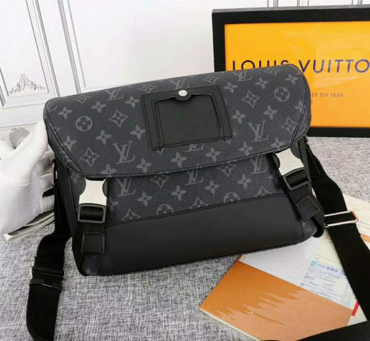 Picture of Louis Vuitton Mens Bags _SKUfw97509195fw